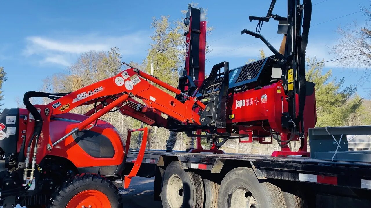 The Big Lift - Loading the Japa 315 Firewood Processor