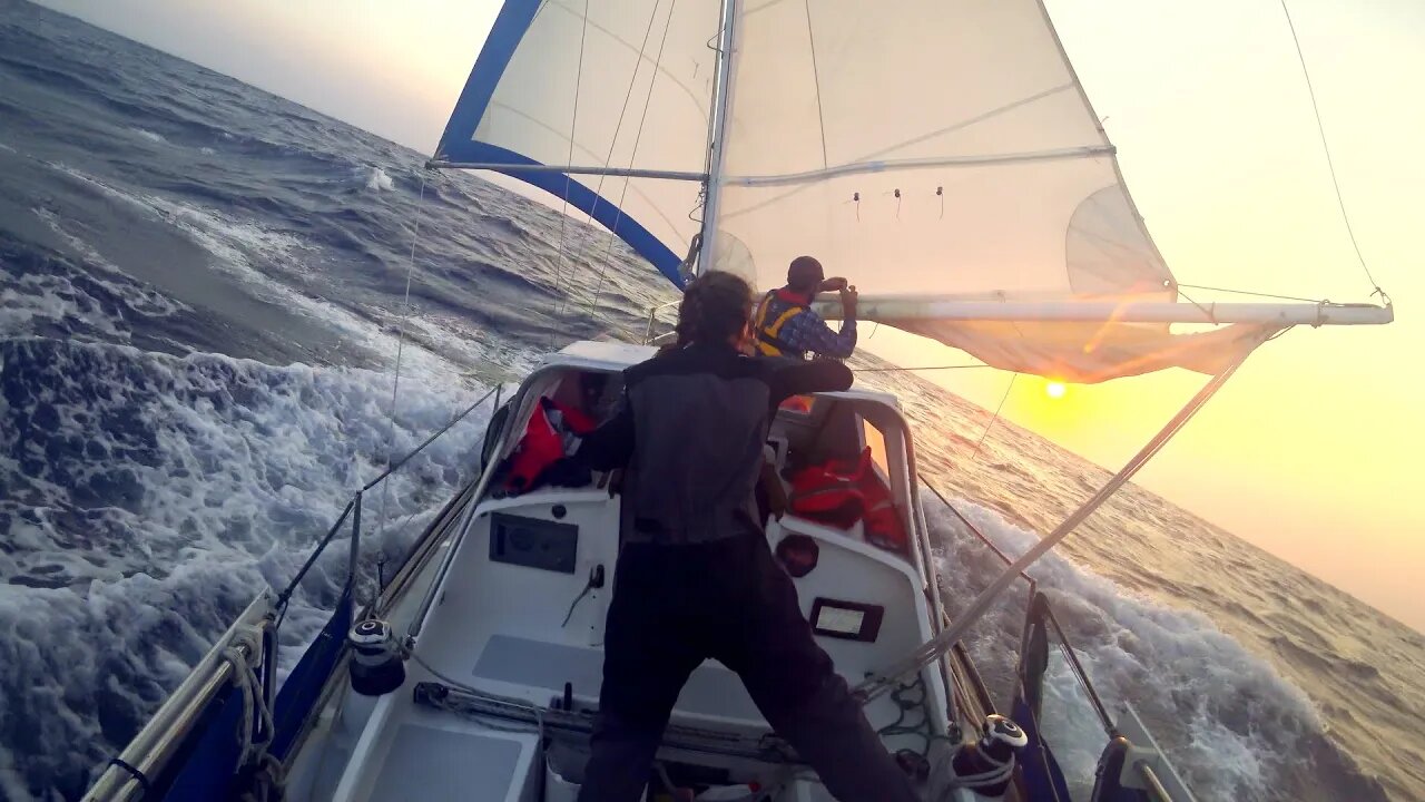 We're Back! Crossing BASS STRAIT - Free Range Sailing Ep. 124