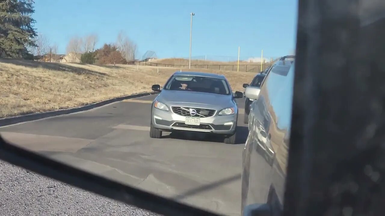 2022 Bad Drivers - Is your school like this for picking up children?