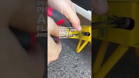 #howto #remove #carboot #flathead #screwdriver #boot #cars #badneighbors #karen #karenneighbor