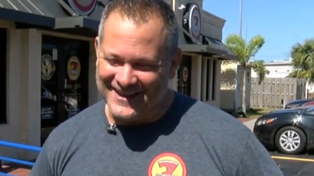 Saint Lucie County pizza restaurant owner celebrates 10 years helping the community