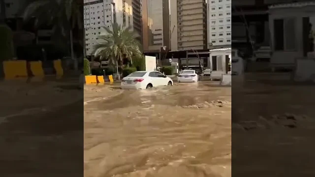 Massive floods in the streets of Mecca, Saudia Arabia.