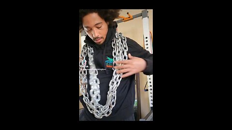 Pharaoh Gayles pullups with chains