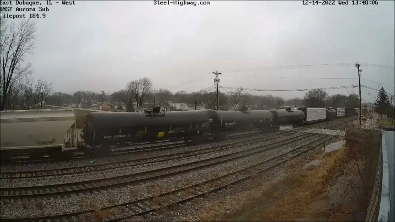 BNSF 694 Warbonnet Leading EB Manifest at East Dubuque, IL on December 14, 2022