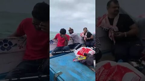 ali raza tu to gayo #fishing #deepsea #ship #viral #reel #kemari #chaina #port