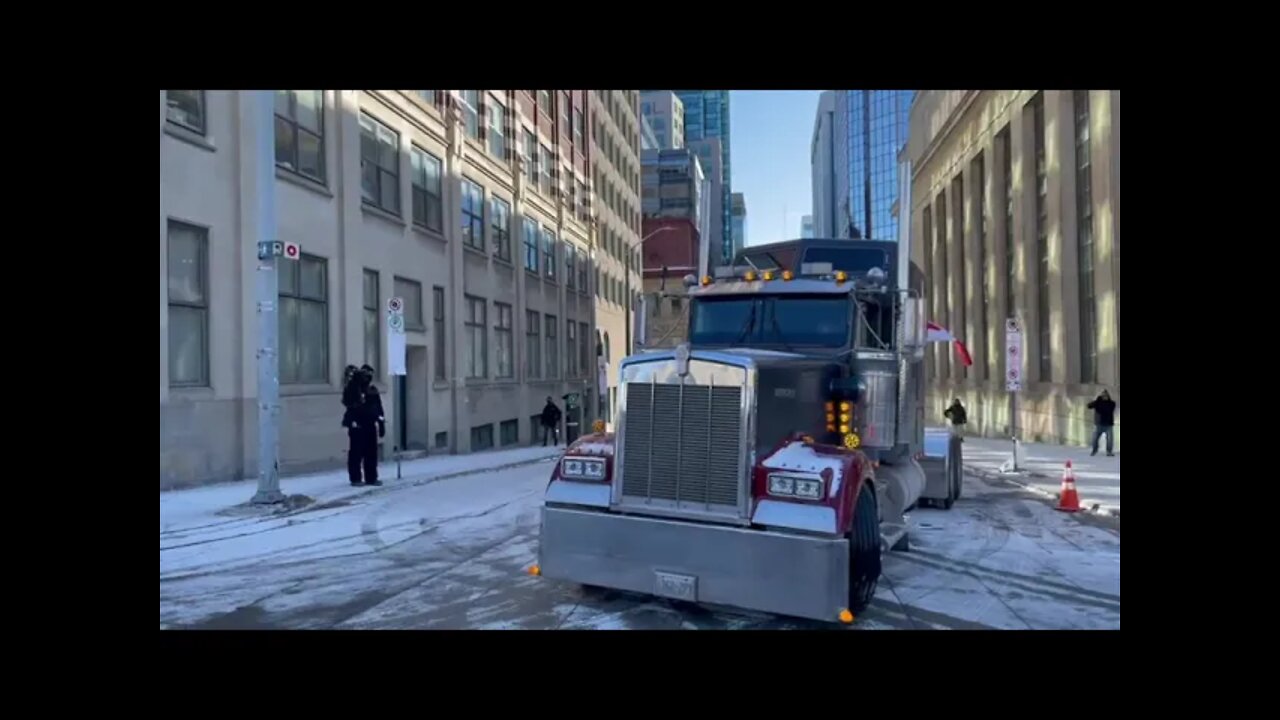 🇨🇦 TRUCK GETTING INTO POSITION 🚛 *HONk HONK*