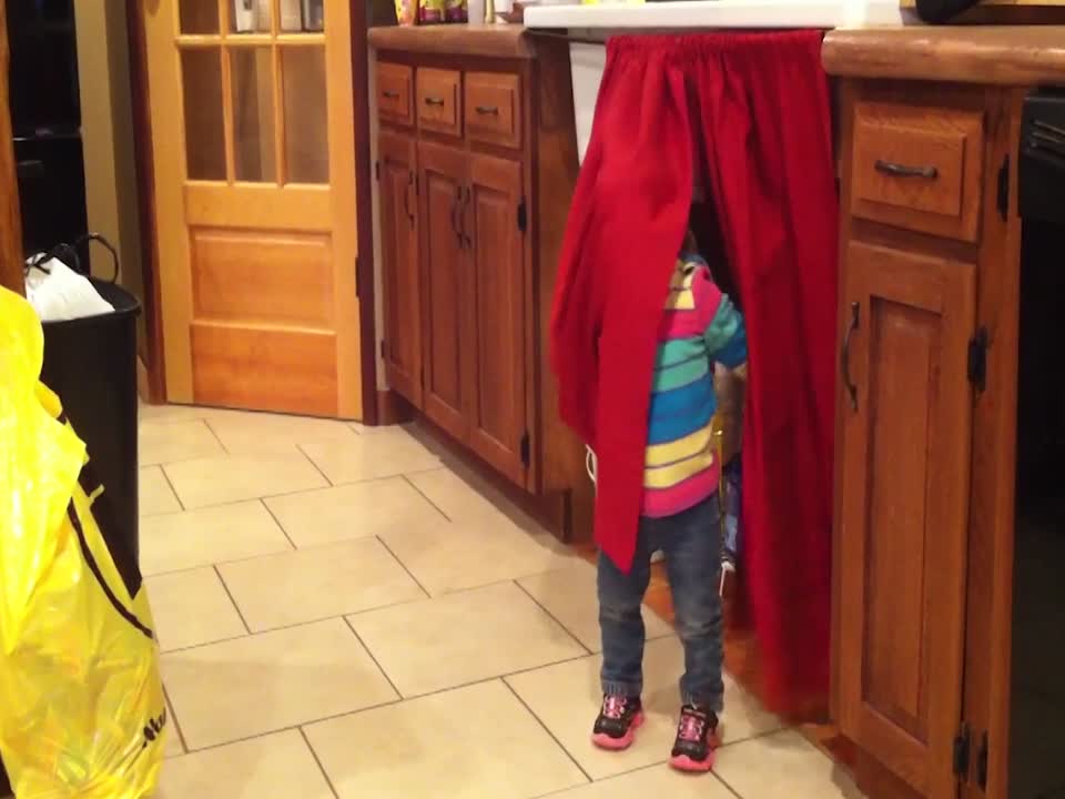 Little Girl Makes Herself "Disappear"