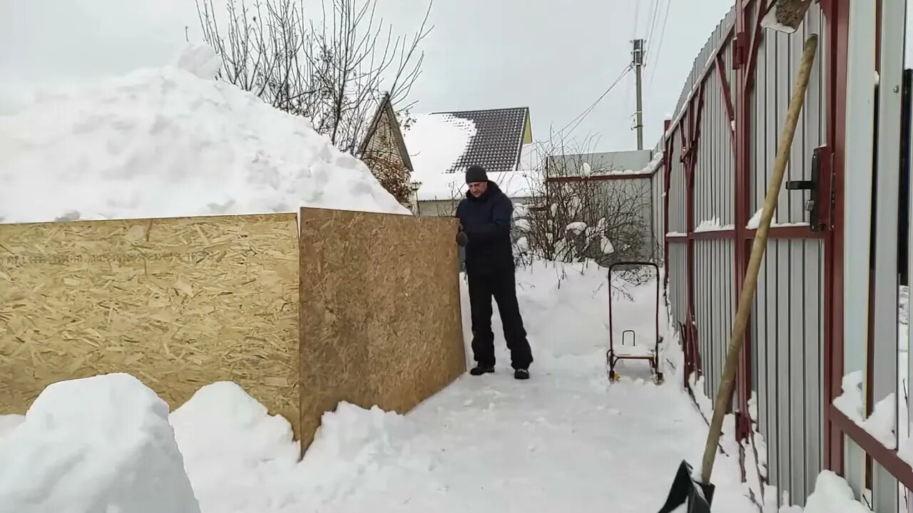 DIY Snow House. House in snow. Snow house for children