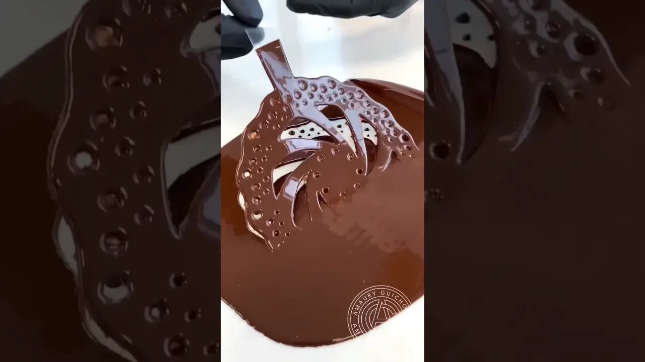 Motocicleta de Chocolate. Eu adorei especialmente trabalhar na bobina e nas rodas!