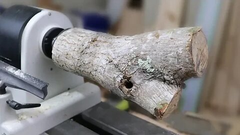 Wood Turning a Natural Edge Vase