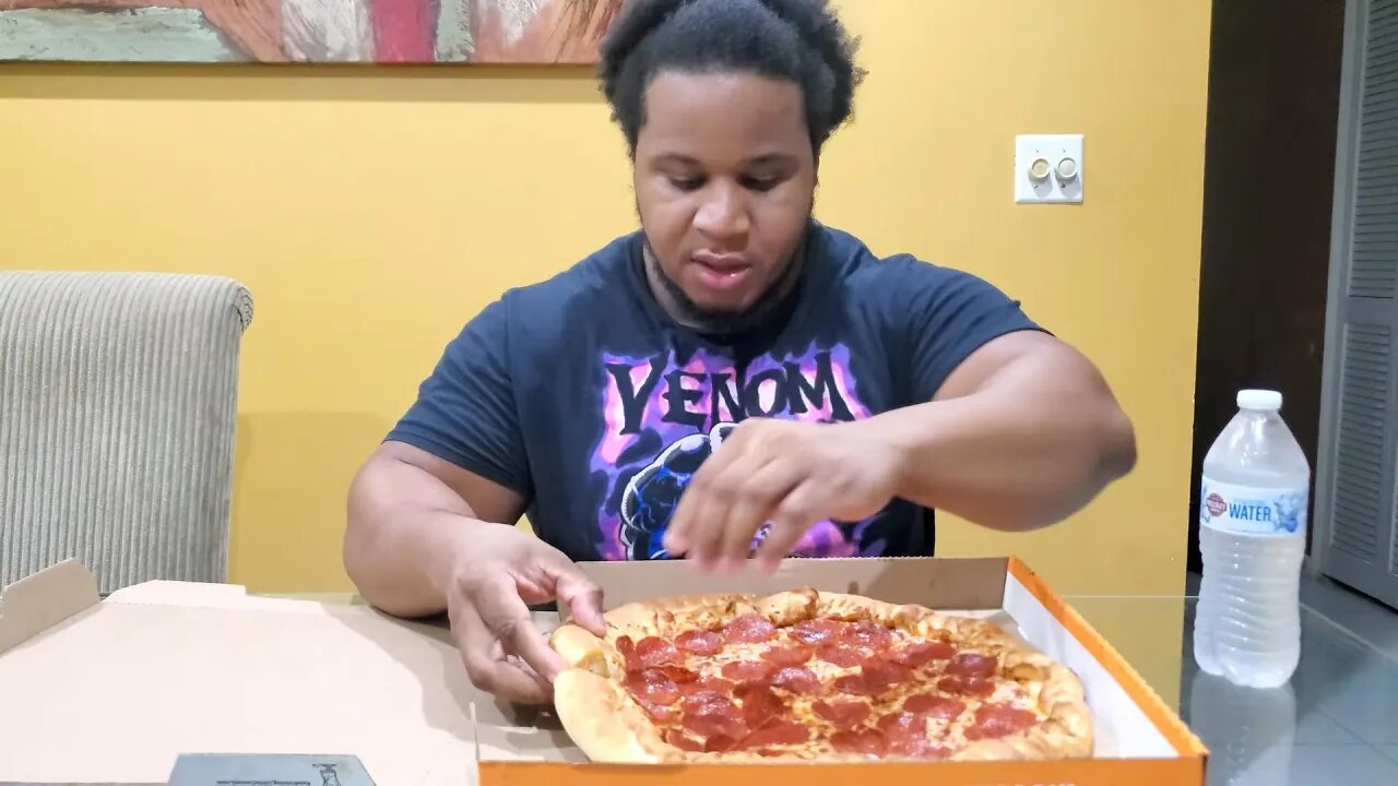 Little Caesars Stuffed Crust Pepperoni Mukbang