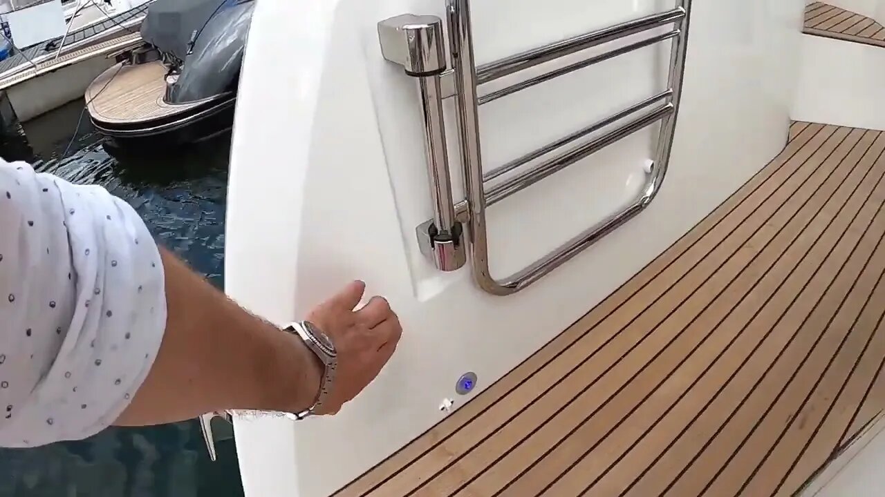 £500,000 Yacht Tour : Prestige 420-5