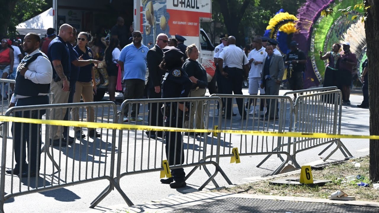 Un tiroteo durante el desfile del día las Indias Occidentales en Nueva York deja cinco heridos