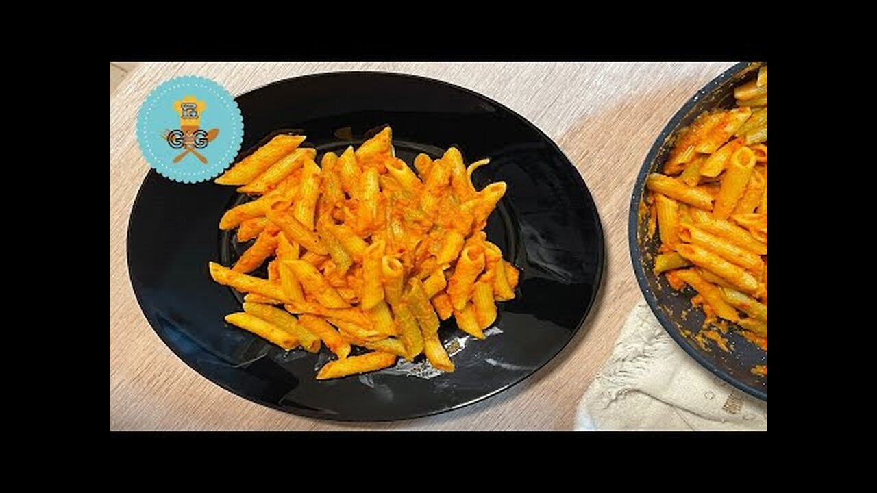 Penne With Red Pepper Sauce / Πένες Με Σάλτσα Από Κόκκινες Πιπεριές