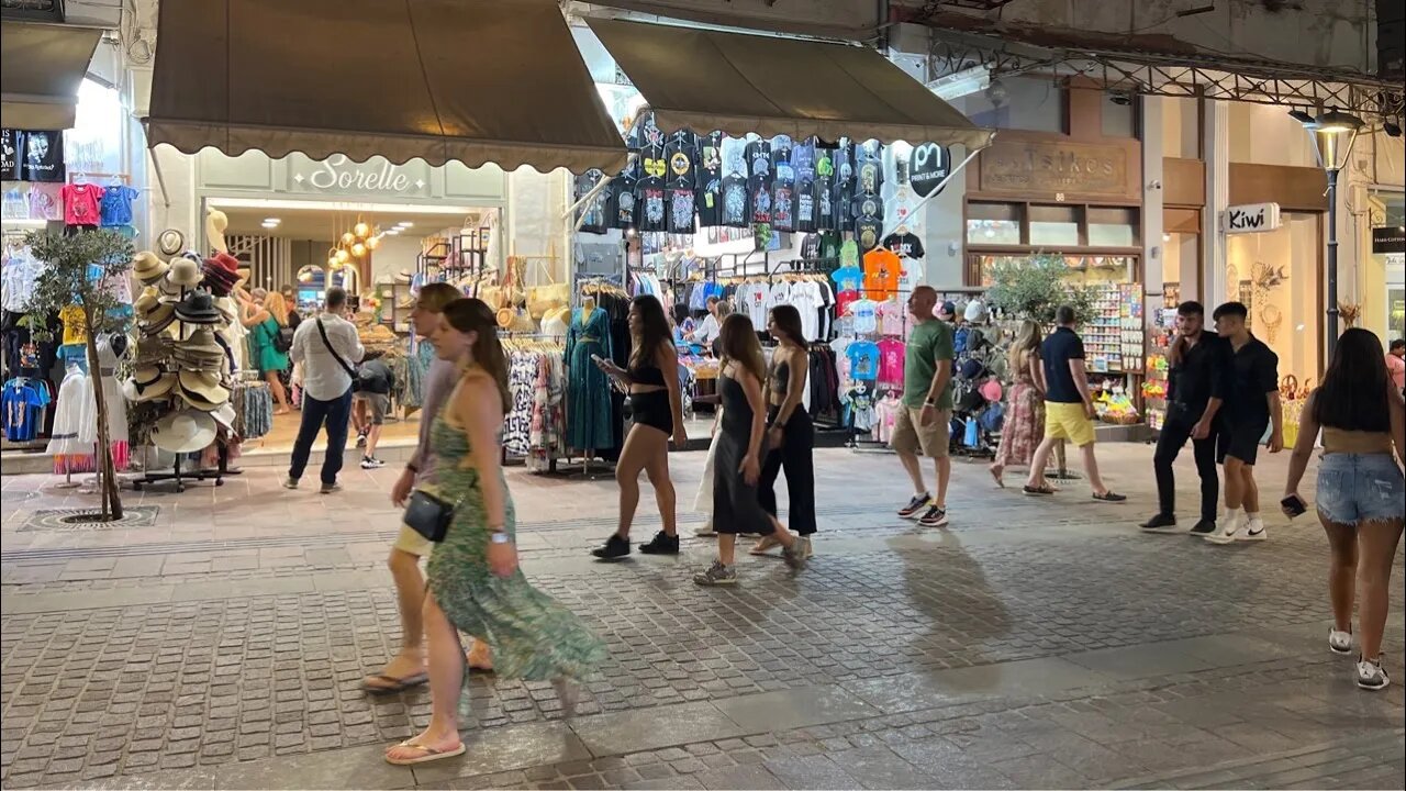 Greece LIVE: The Old Town of Chania in Crete at Night
