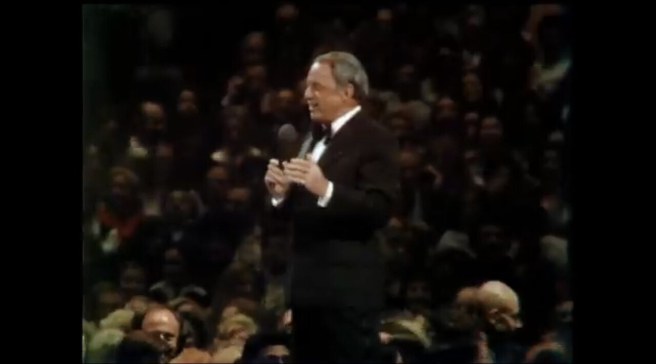 Frank Sinatra - Lady Is A Tramp (Live)