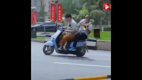 اسمع الصوت دراجة نارية 🤣🤣 Listen #funny #مضحك #ممتع #funsport #سباق_دراجات #دراجات_نارية #sport