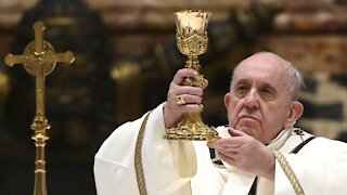 Pope Celebrates Modified Christmas Mass Under Italy's Restrictions