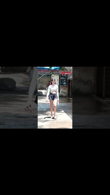 Shanaya Kapoor Looks Beautiful Ready To Debut In Bill Movie Snapped at dance class in khar 😍🔥📸