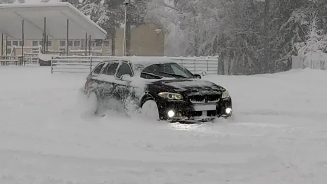 Deep snow fun in BMW 535xd 4K #snowdrift #bmw #biturbo #winter