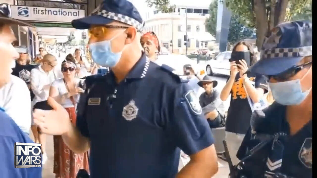 HIGHLIGHTS - Aussies Form Human Chain To Fight Against Medical Tyranny