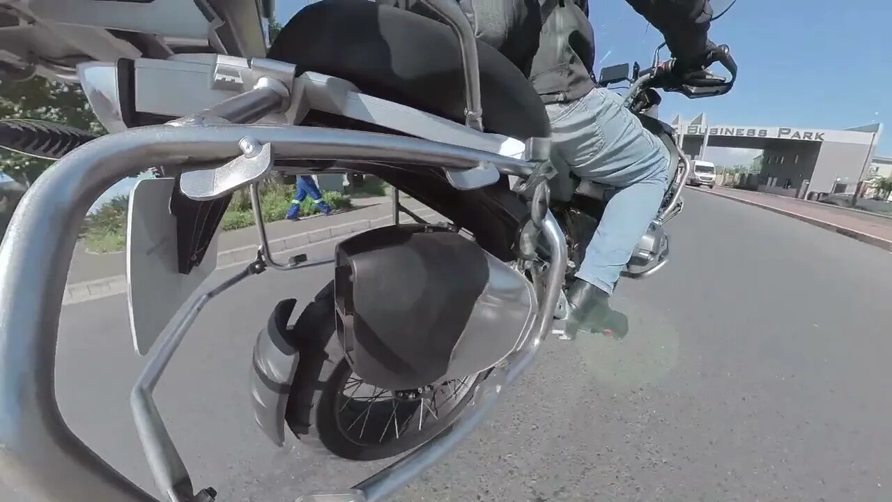 Raw Exhaust sound - BMW R1200 GS Adventure