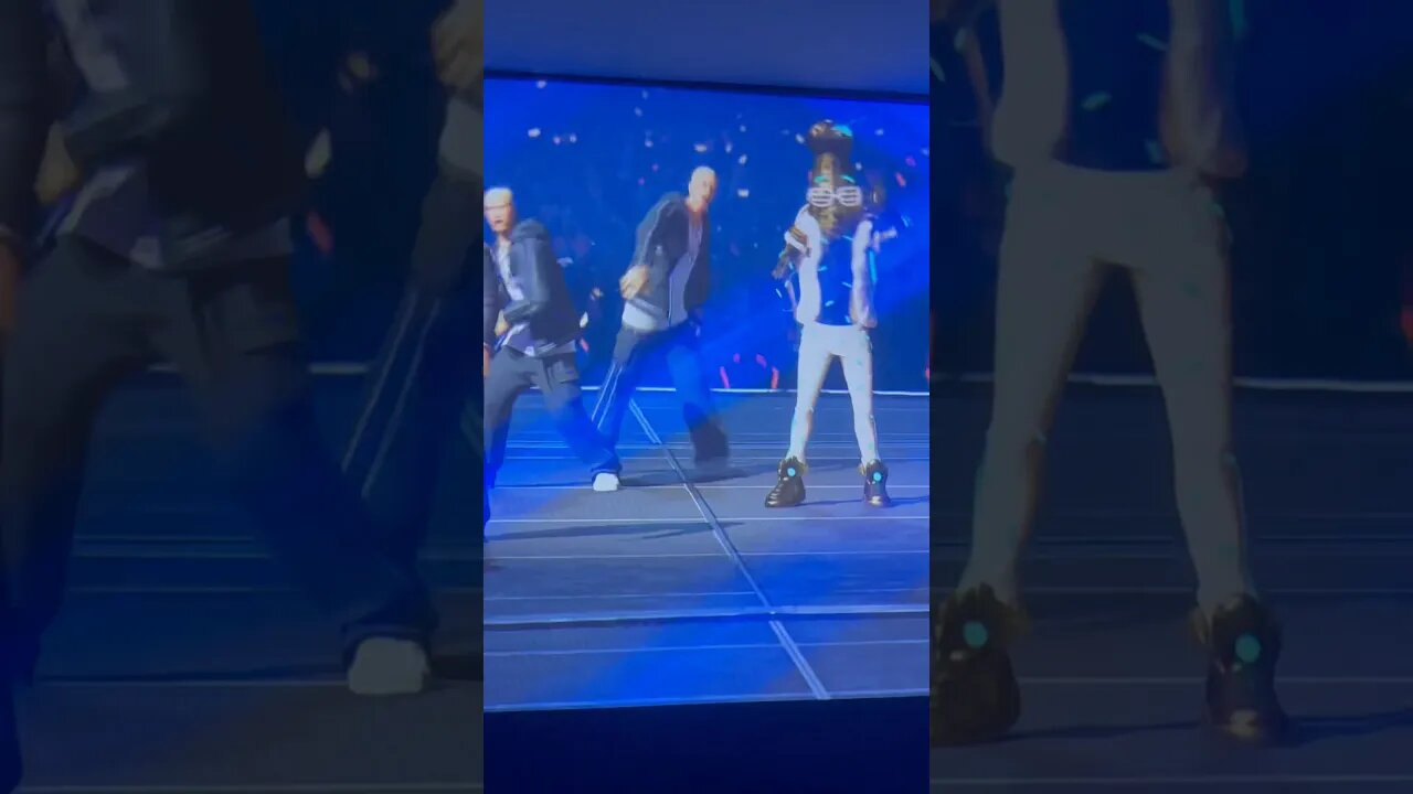 Fortnite Eminem Dancing to His own concert #pcgaming #fortnite #eminem