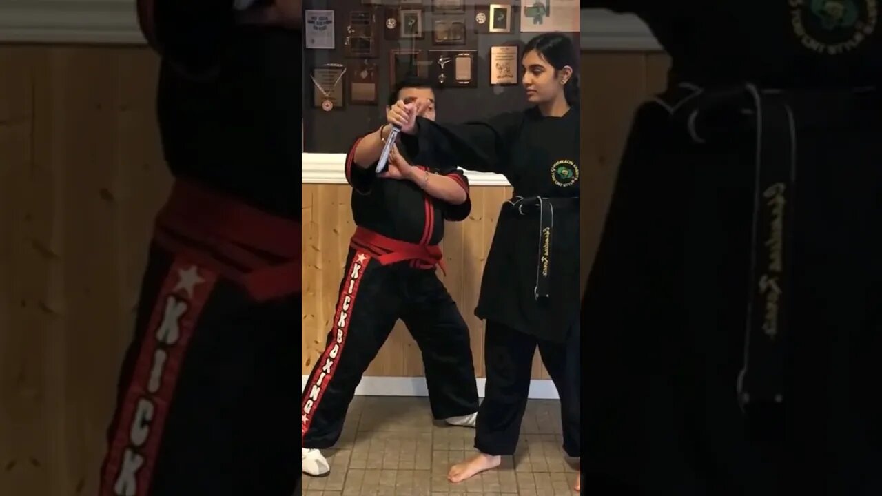 knife🔪Defense By Master Rubein 😱😳🥋#martialarts #selfdefense #viralshort #ytshorts #capoeira #karate