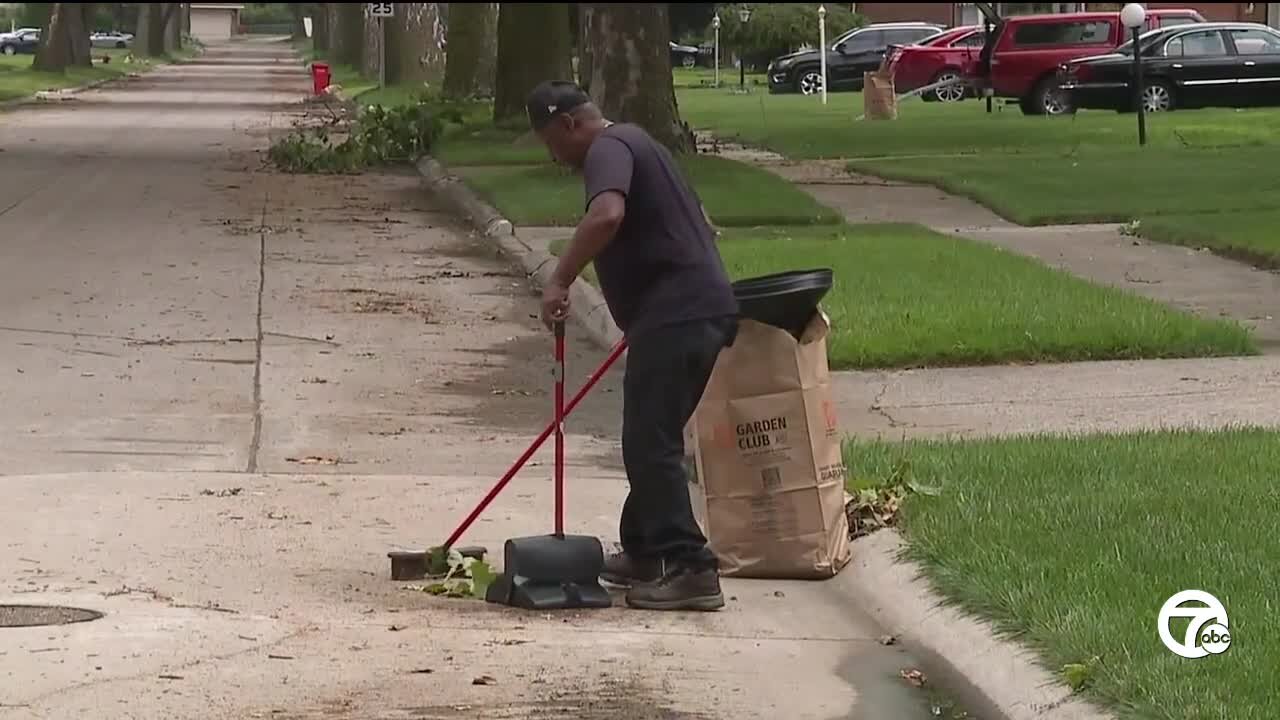 Residents without power prepare for extreme heat, try to keep food from spoiling