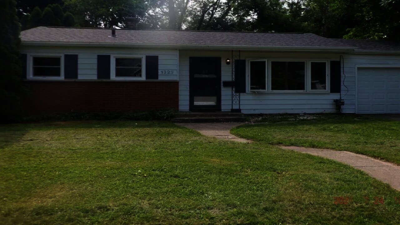 1323 Coolidge Avenue, Kalamazoo, MI Presented by Richard Stewart.