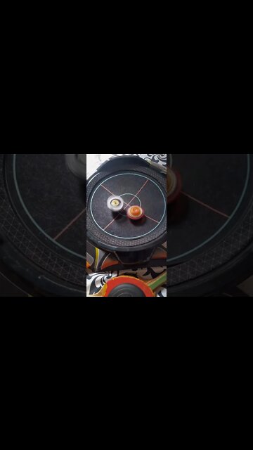 batalha de beyblade raphael vs phoenix (qual é o melhor beyblade🤔🔥)