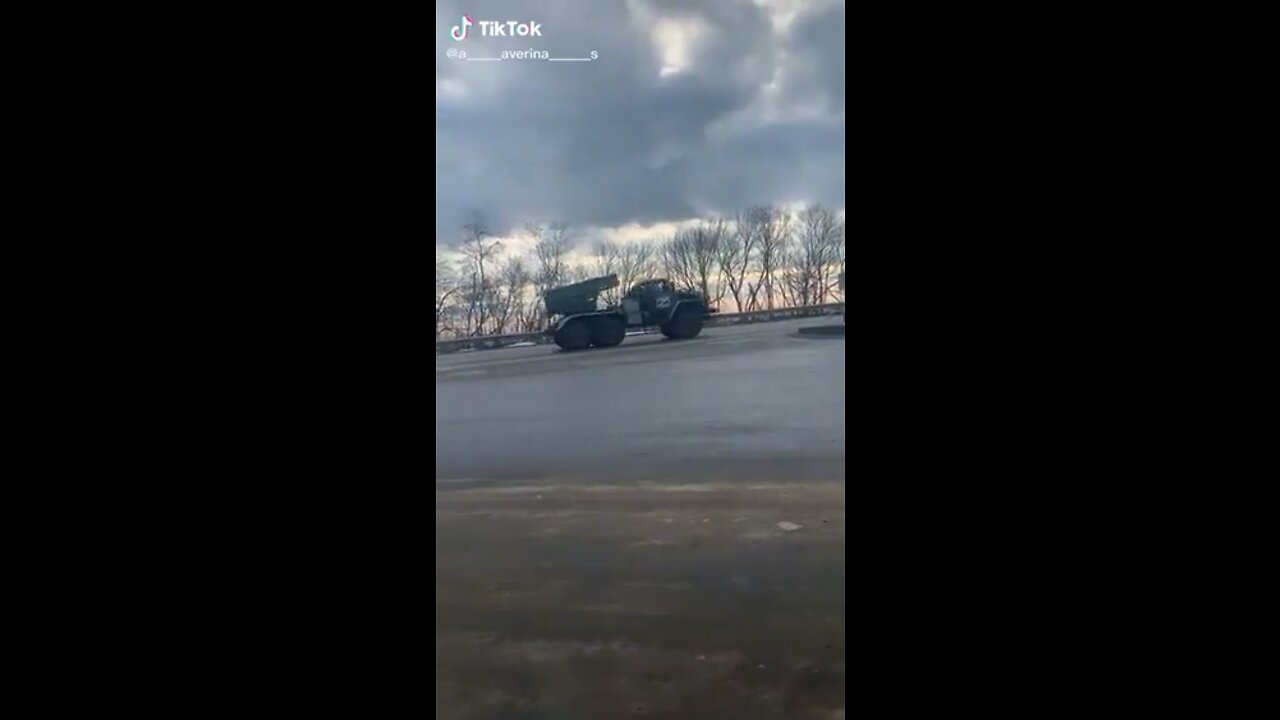 Belgorod region show massive movement of Russian armaments in the direction of the border.