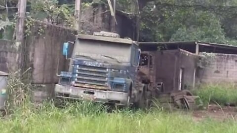 Caminhões Abandonados parte 30
