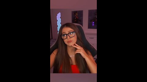 I DID NOT EXPECT THAT?? 😩😨 #twitch #streamer #GamerGirl #twitchstreamer #twitchclips #twitchmome