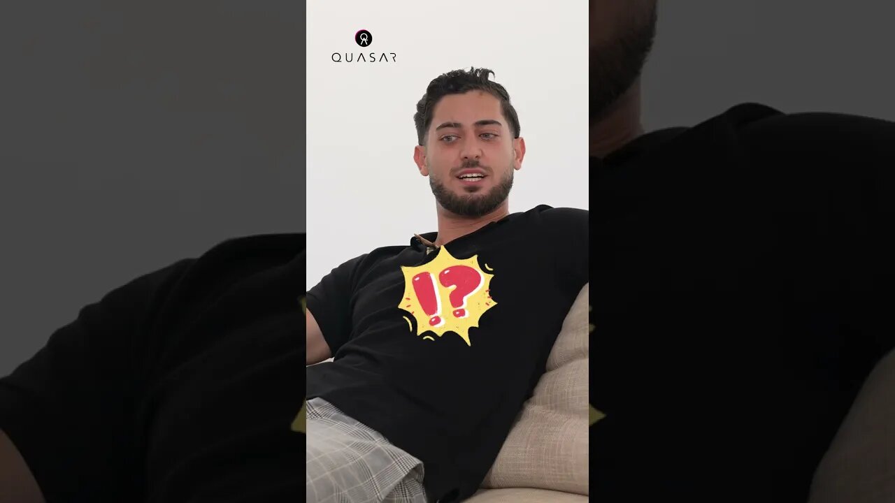 21 Questions w Deyako ?? 😏🤔 #RealLifeTinderSwiping #Tinder #SpeedDating #QuasarCentral #Shorts