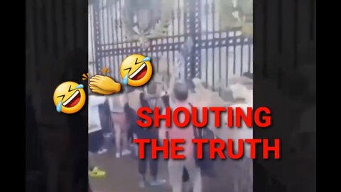 🇬🇧 CROWD CHANTS PEDOPHILES AT BUCKINGHAM PALACE