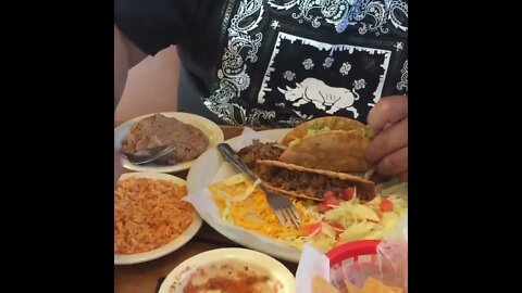 The best way to build tacos | @cassygaribay on IG #tacos