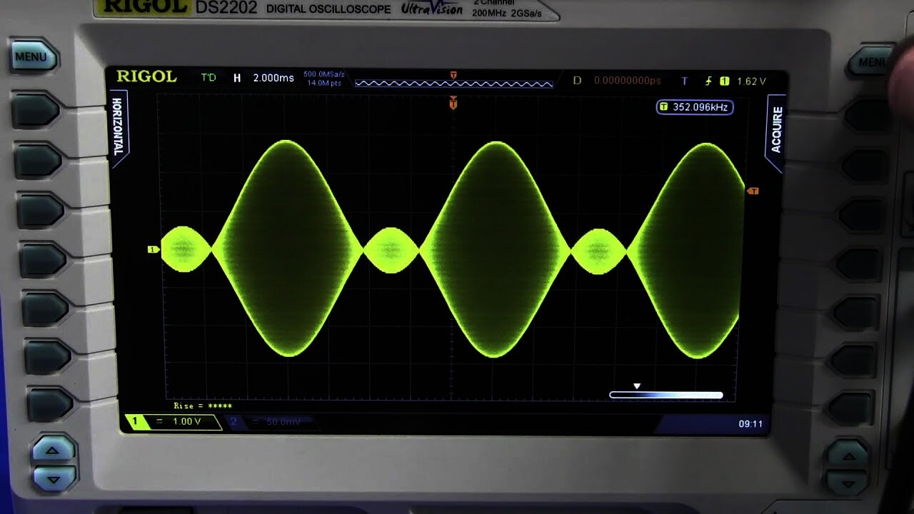 EEVblog #451 - Rigol DS1052E vs DS2072 Oscilloscope