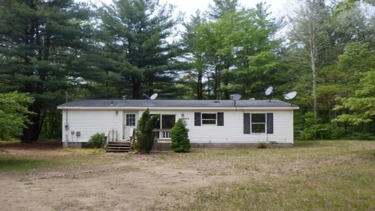 4905 106th Avenue, Grand Junction, MI Presented by Richard Stewart.