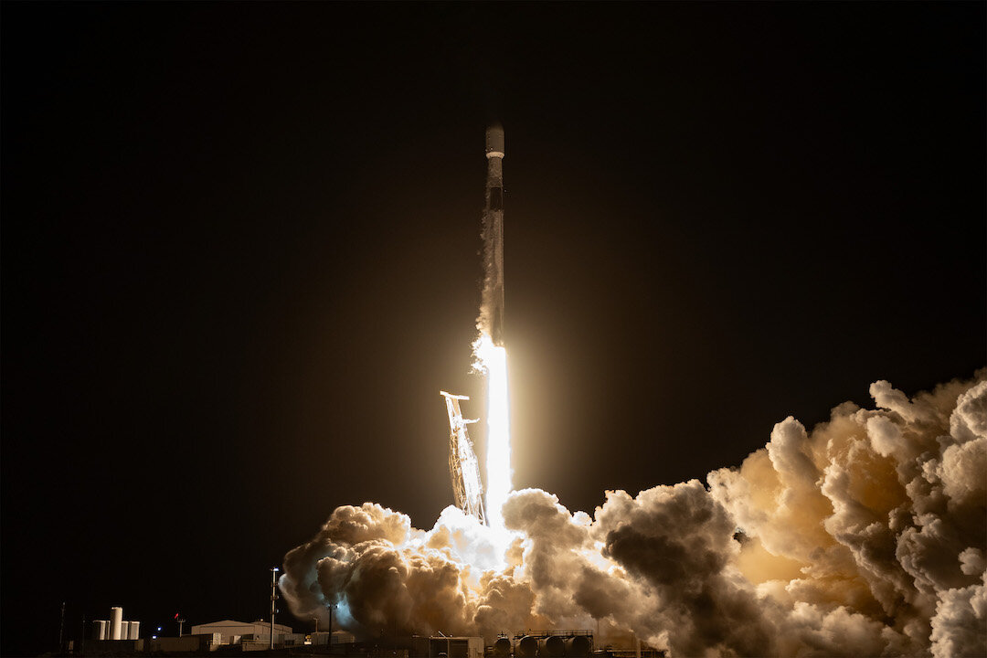 SpaceX launches 30 payloads on Falcon 9 rocket from Vandenburg Space Force Base