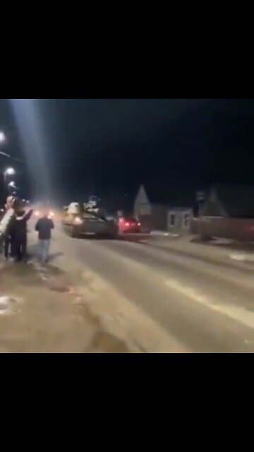 Happening Now! Russian tanks continue to move through #ukraine