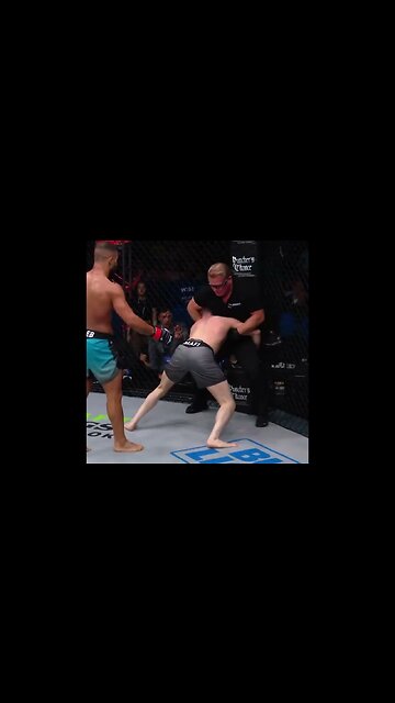 👏 for ref's takedown defense