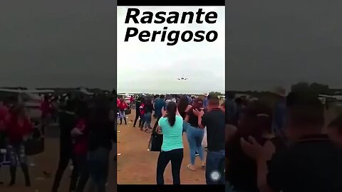 Rasante Perigoso #short #plane #aviação #shortvideo