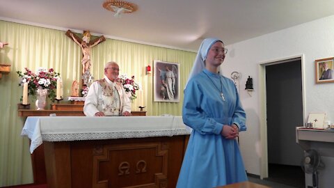 Ich weihe mein Herz dem Koenig! – Novizinneneinkleidung