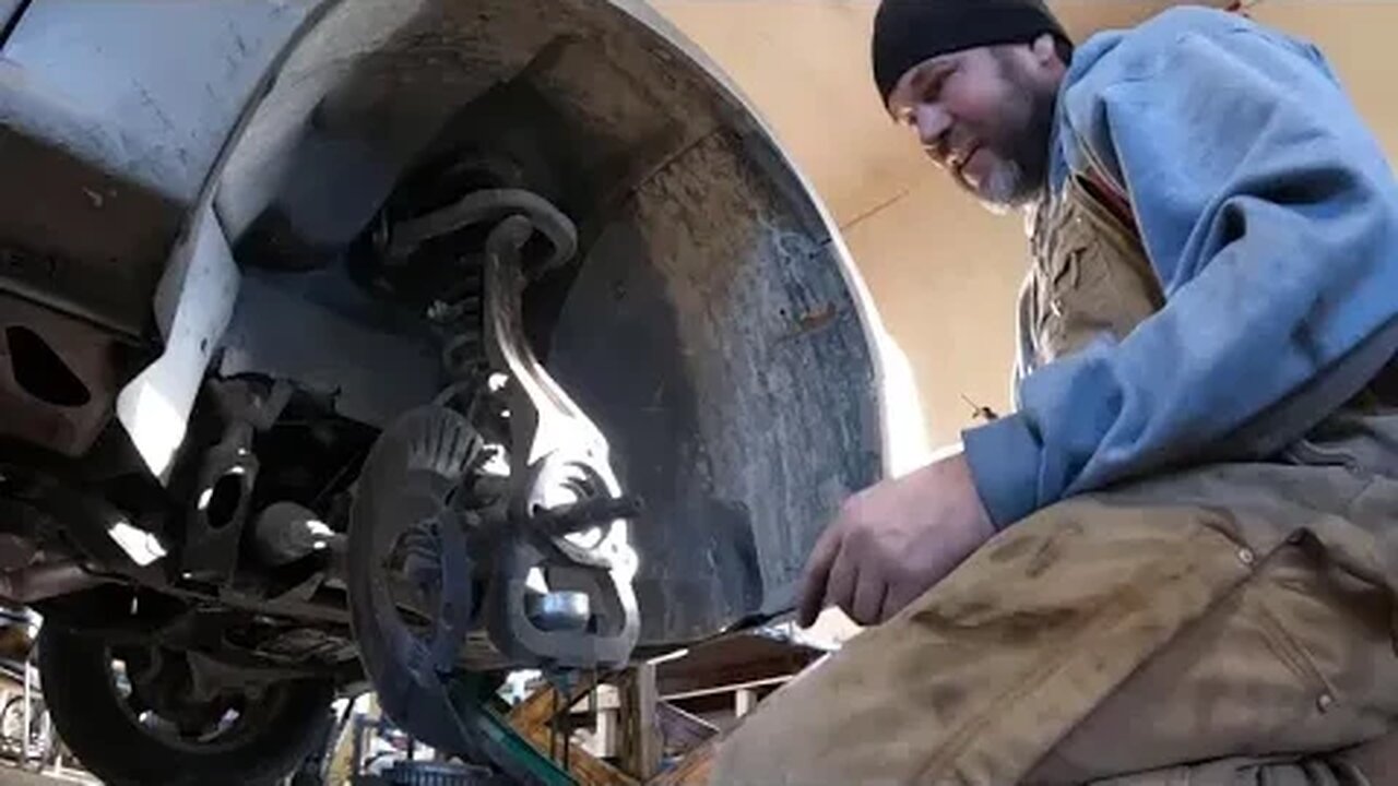 Cadillac SRX Wheel Bearing Replacement. DIY.