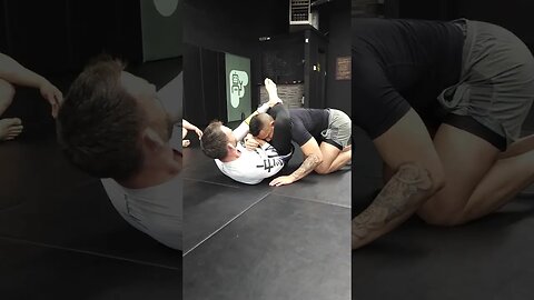 Triangle Choke from Overtie for No-Gi. #bjj #jiujitsu #nogi