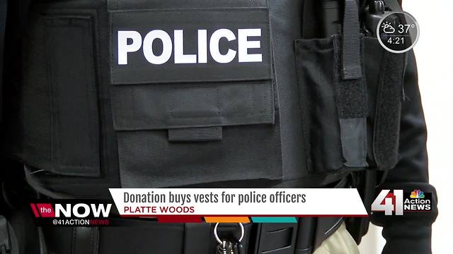 Donor gives Platte Woods Police Department new safety vests