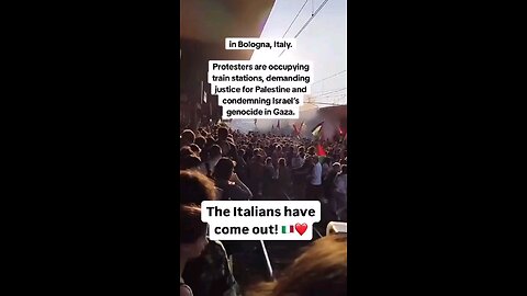 Protestors in Italy out in the open in Support of Palestine.