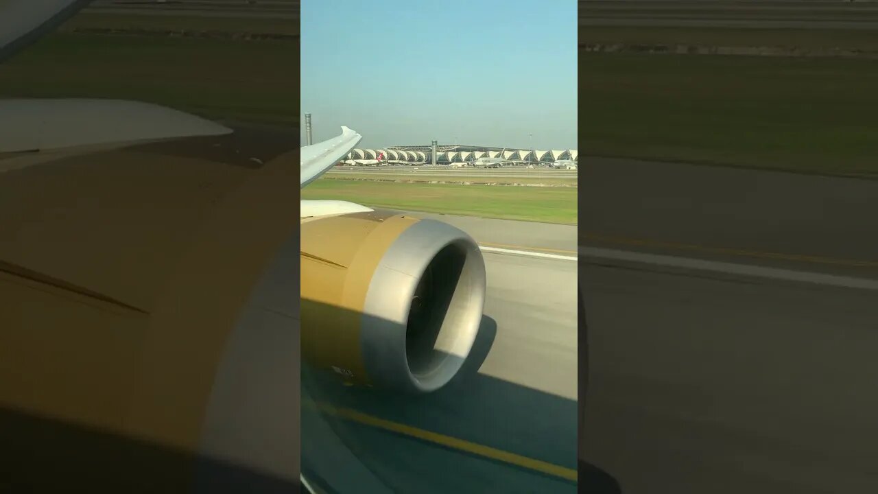 Gulf Air Dreamliner - Bkk Departure