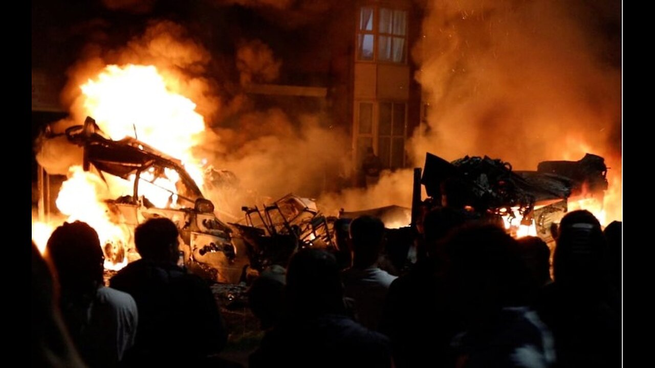 Summer of RIOTS . Riots in London, Leeds.. . . What next catapults?